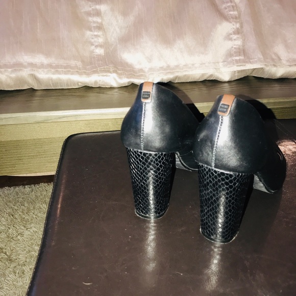 Shoes - Picture 2 of 5